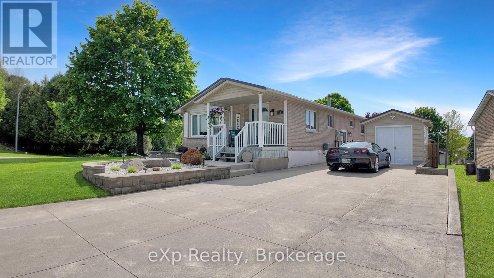 12 Karin Crescent, Brockton, Ontario  N0G 2V0 - Photo 2 - X12165635