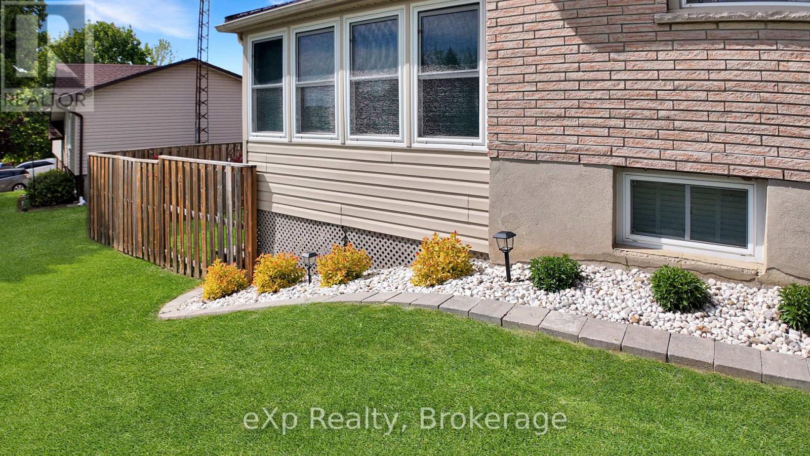 12 Karin Crescent, Brockton, Ontario  N0G 2V0 - Photo 42 - X12165635