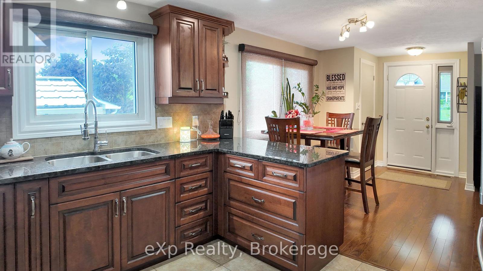 12 Karin Crescent, Brockton, Ontario  N0G 2V0 - Photo 9 - X12165635