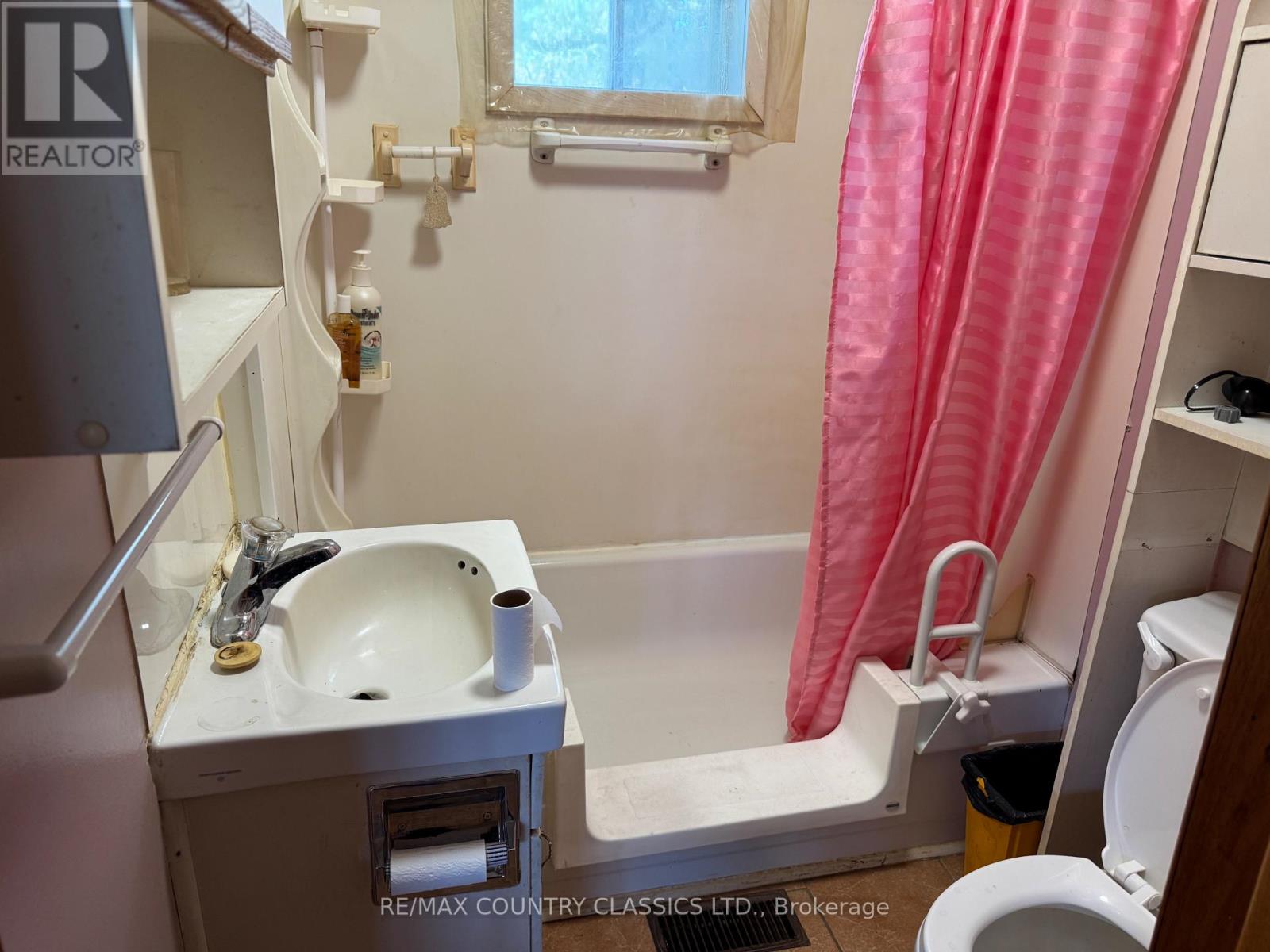 929 Musclow Greenview Road, Hastings Highlands, Ontario  K0L 1C0 - Photo 10 - X12165622