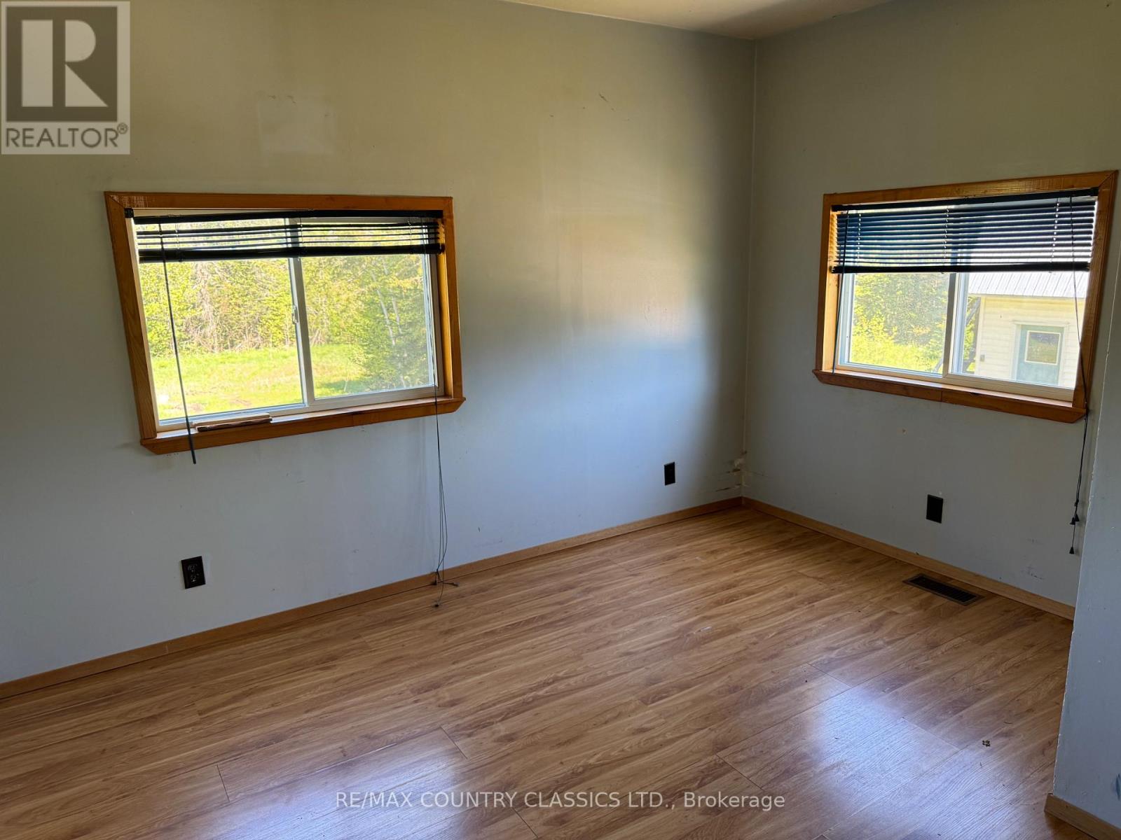 929 Musclow Greenview Road, Hastings Highlands, Ontario  K0L 1C0 - Photo 9 - X12165622