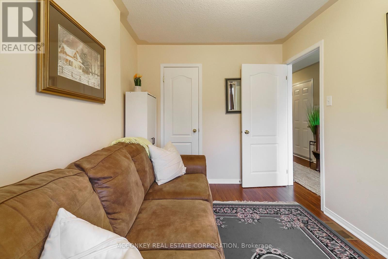 374 Spillsbury Drive, Peterborough West, Ontario  K9K 2N6 - Photo 9 - X12165714