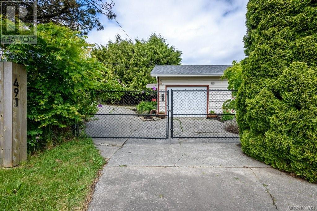 491 26th St, Courtenay, British Columbia  V9N 6V1 - Photo 2 - 1000764