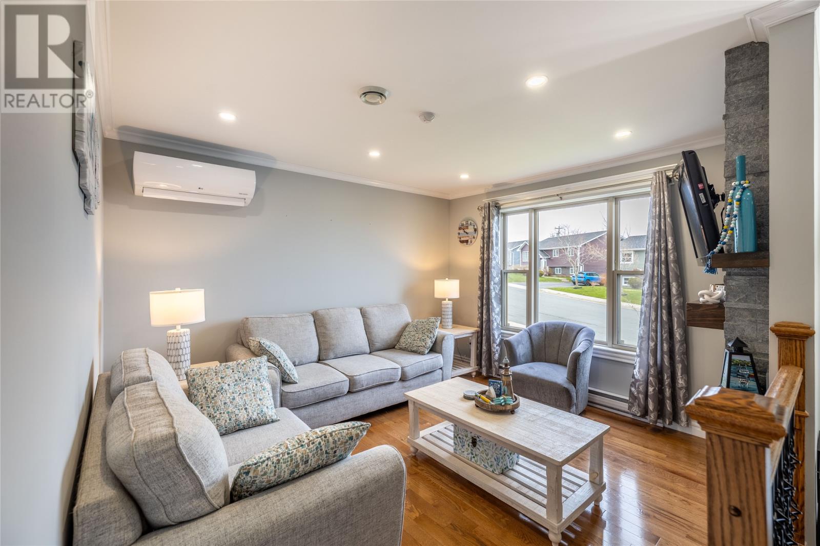 Property at 73 Canterbury Drive image 4