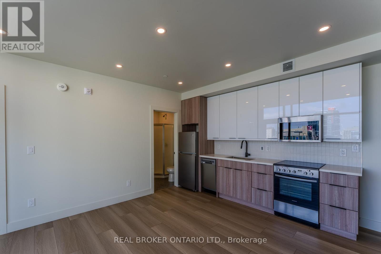 802 - 24 Augusta Street, Hamilton, Ontario  L8N 1P7 - Photo 4 - X12165397