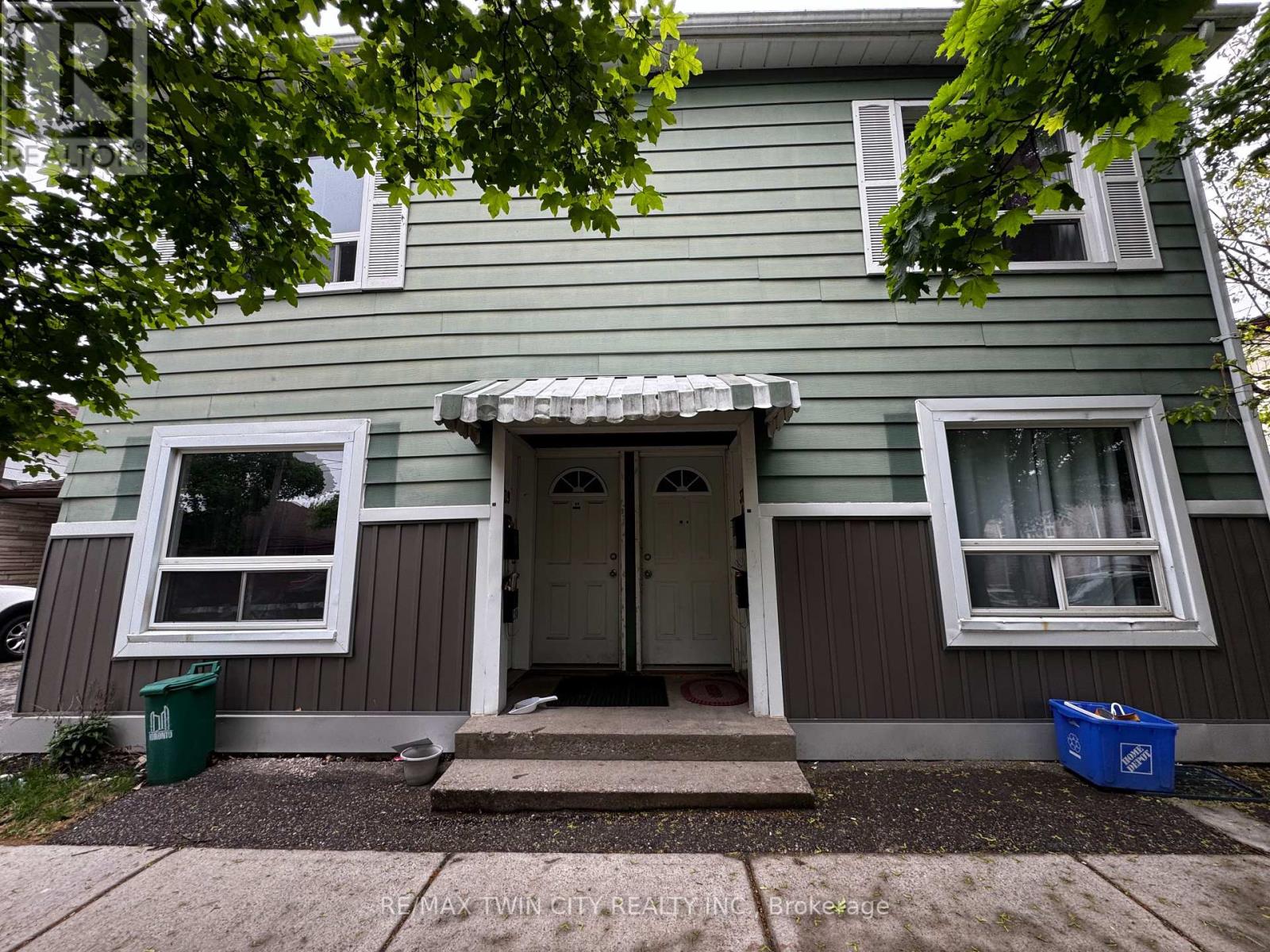 37 & 39 PEARL STREET, Brantford, Ontario
