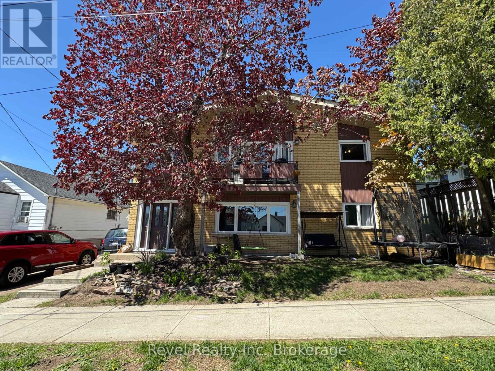 671 Ann Street, North Bay, Ontario  P1B 5L7 - Photo 1 - X12165567