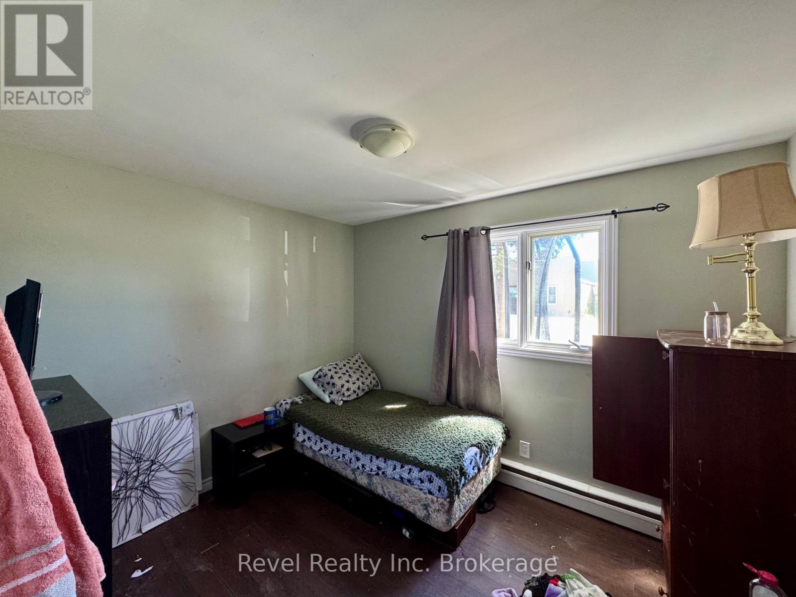 671 Ann Street, North Bay, Ontario  P1B 5L7 - Photo 14 - X12165567