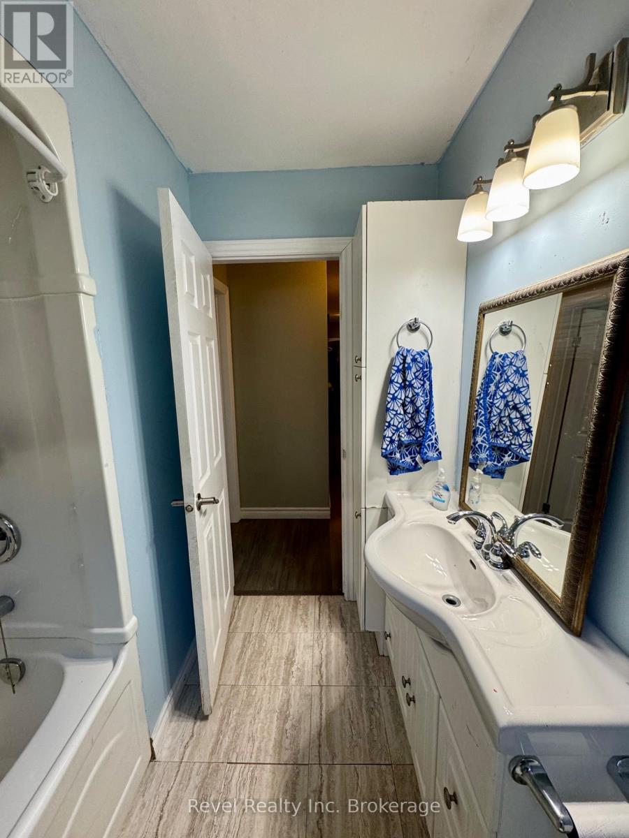 671 Ann Street, North Bay, Ontario  P1B 5L7 - Photo 18 - X12165567