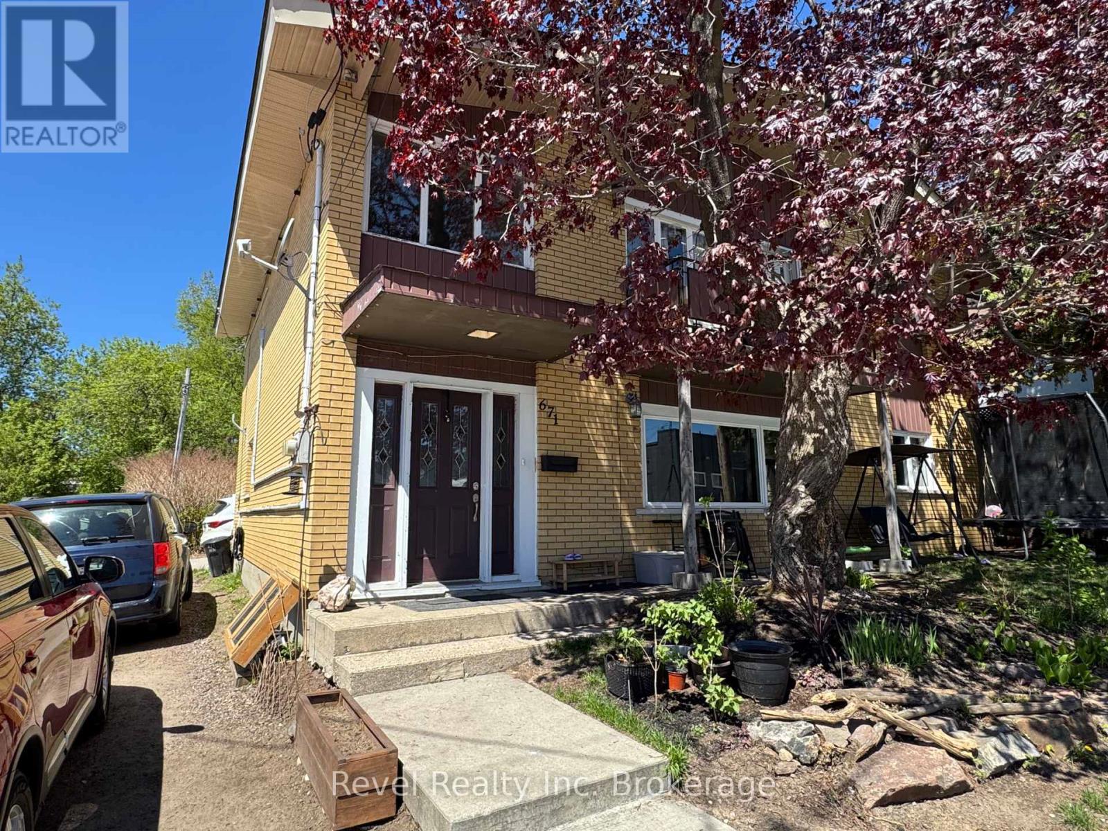 671 Ann Street, North Bay, Ontario  P1B 5L7 - Photo 2 - X12165567