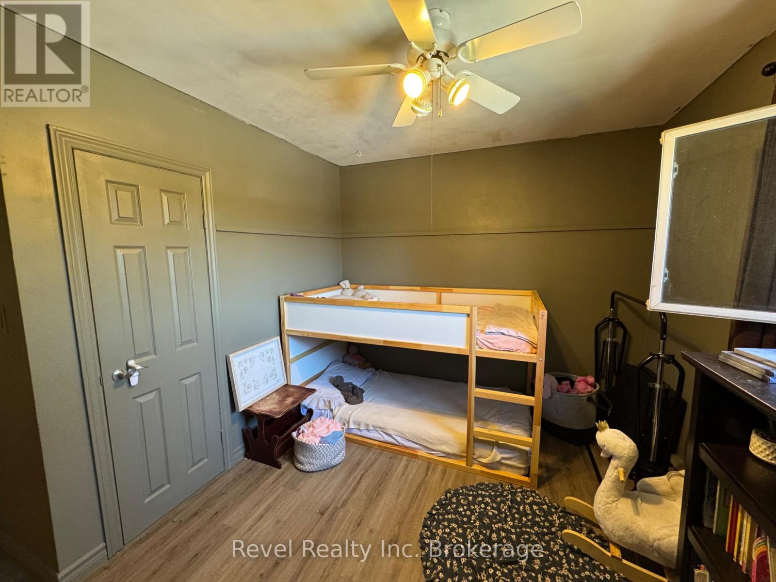 671 Ann Street, North Bay, Ontario  P1B 5L7 - Photo 27 - X12165567
