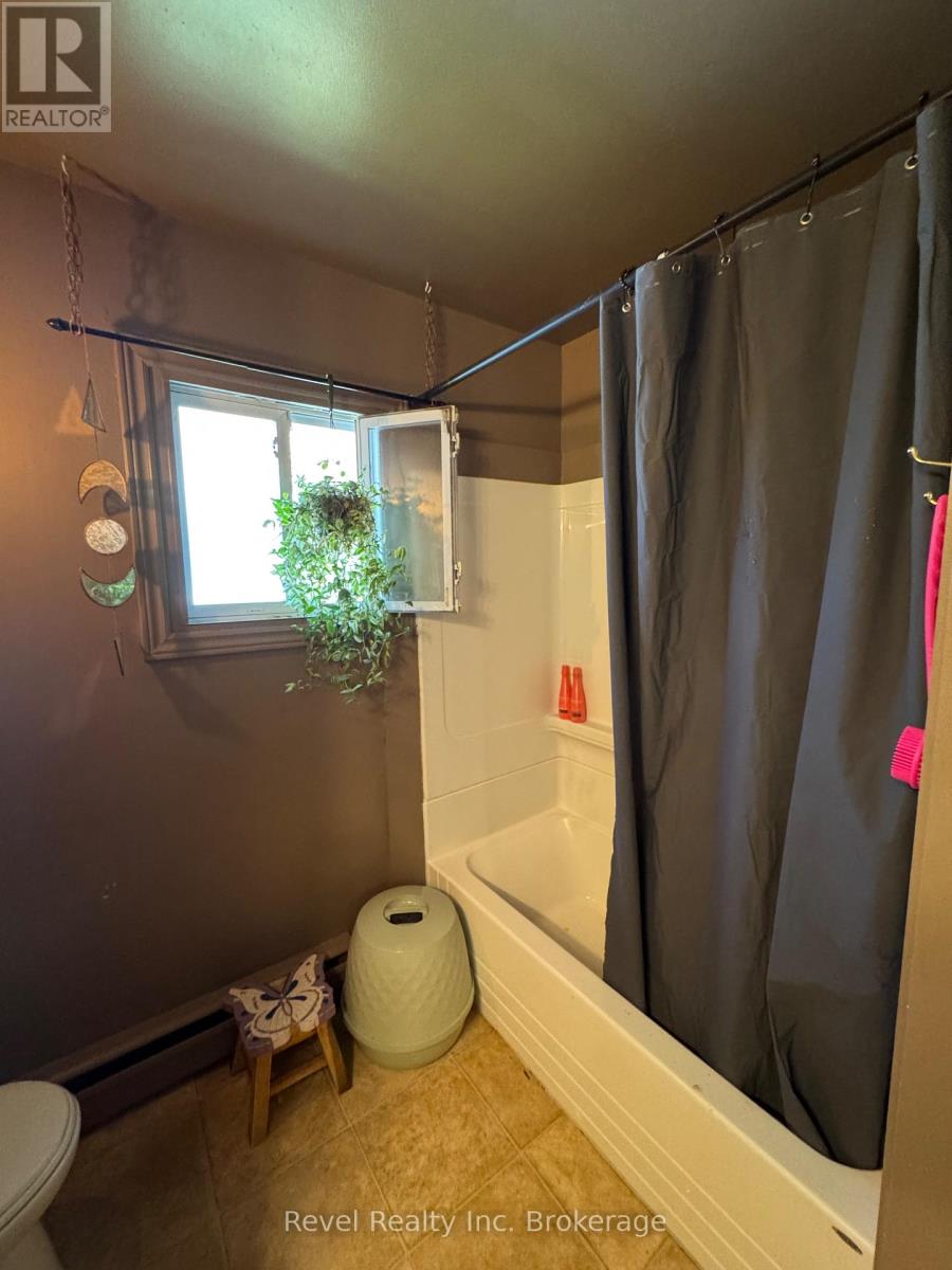 671 Ann Street, North Bay, Ontario  P1B 5L7 - Photo 29 - X12165567
