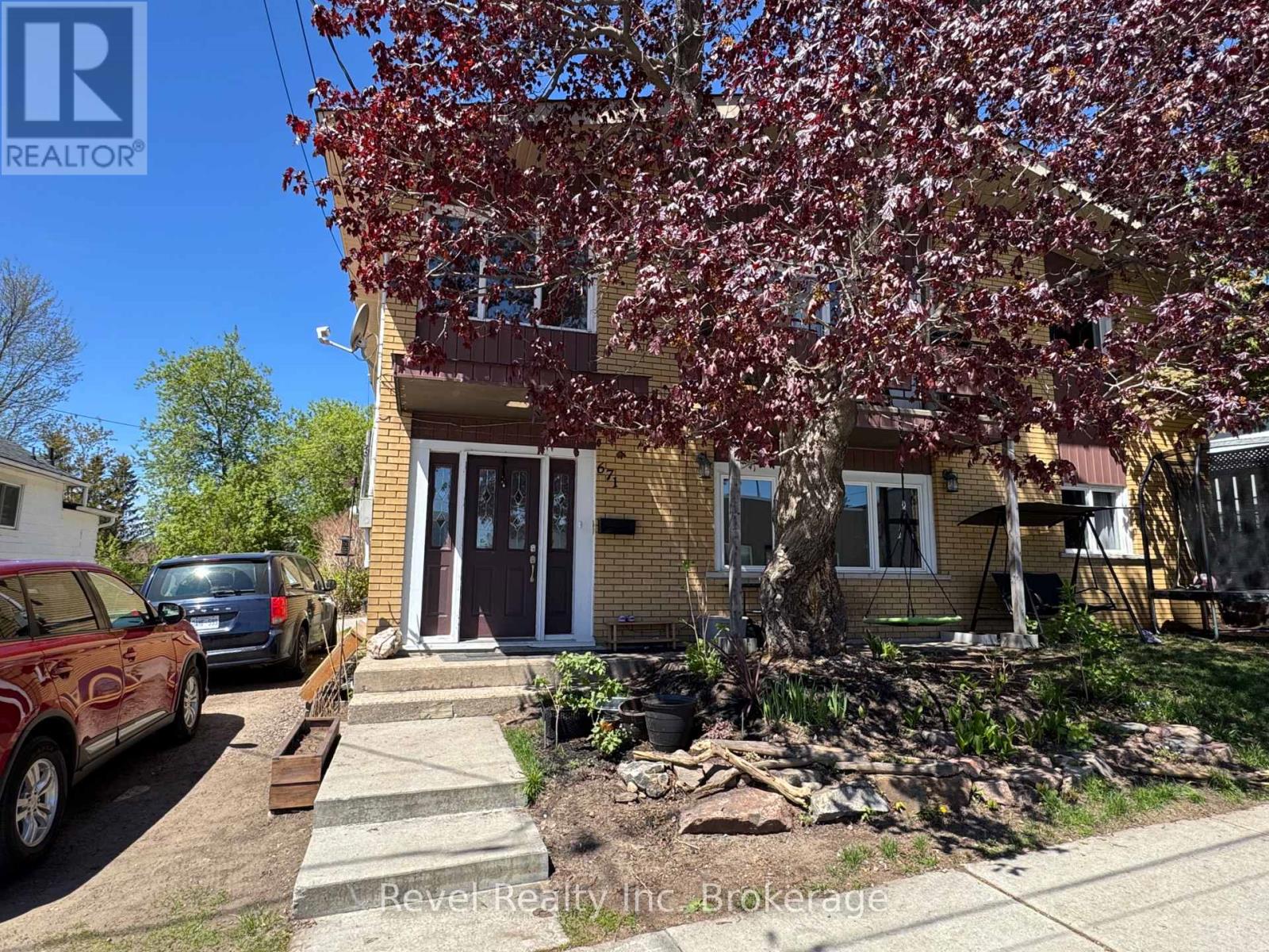 671 Ann Street, North Bay, Ontario  P1B 5L7 - Photo 3 - X12165567