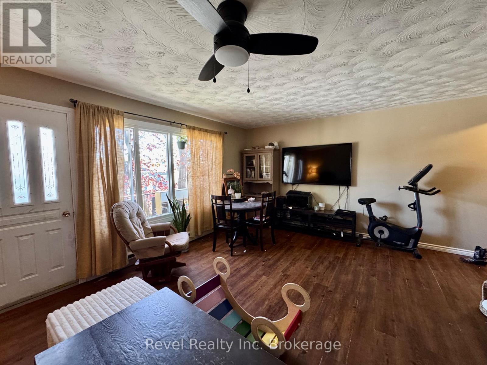 671 Ann Street, North Bay, Ontario  P1B 5L7 - Photo 36 - X12165567