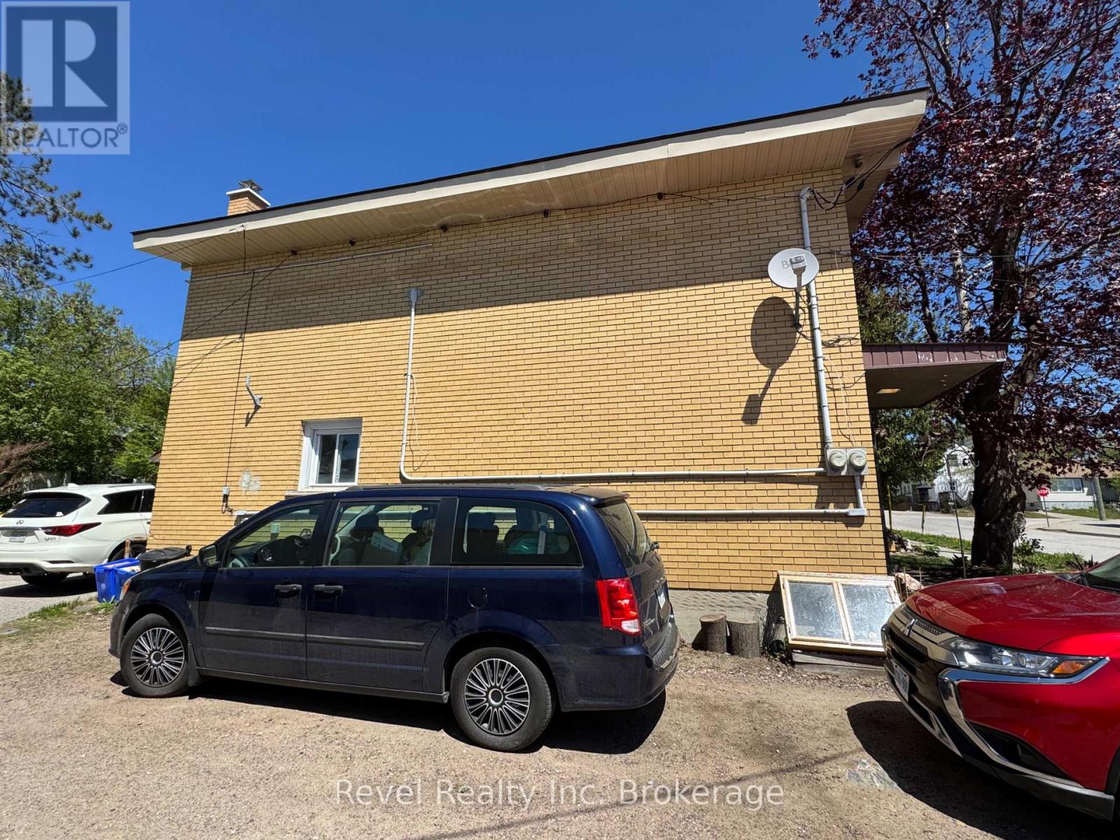 671 Ann Street, North Bay, Ontario  P1B 5L7 - Photo 39 - X12165567