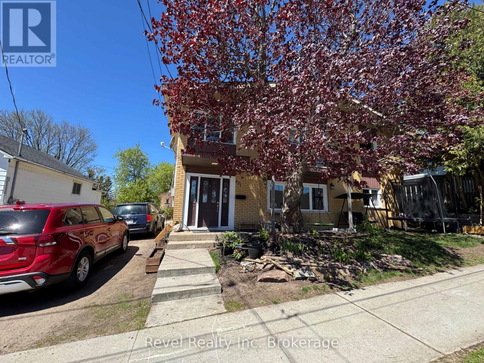 671 Ann Street, North Bay, Ontario  P1B 5L7 - Photo 4 - X12165567