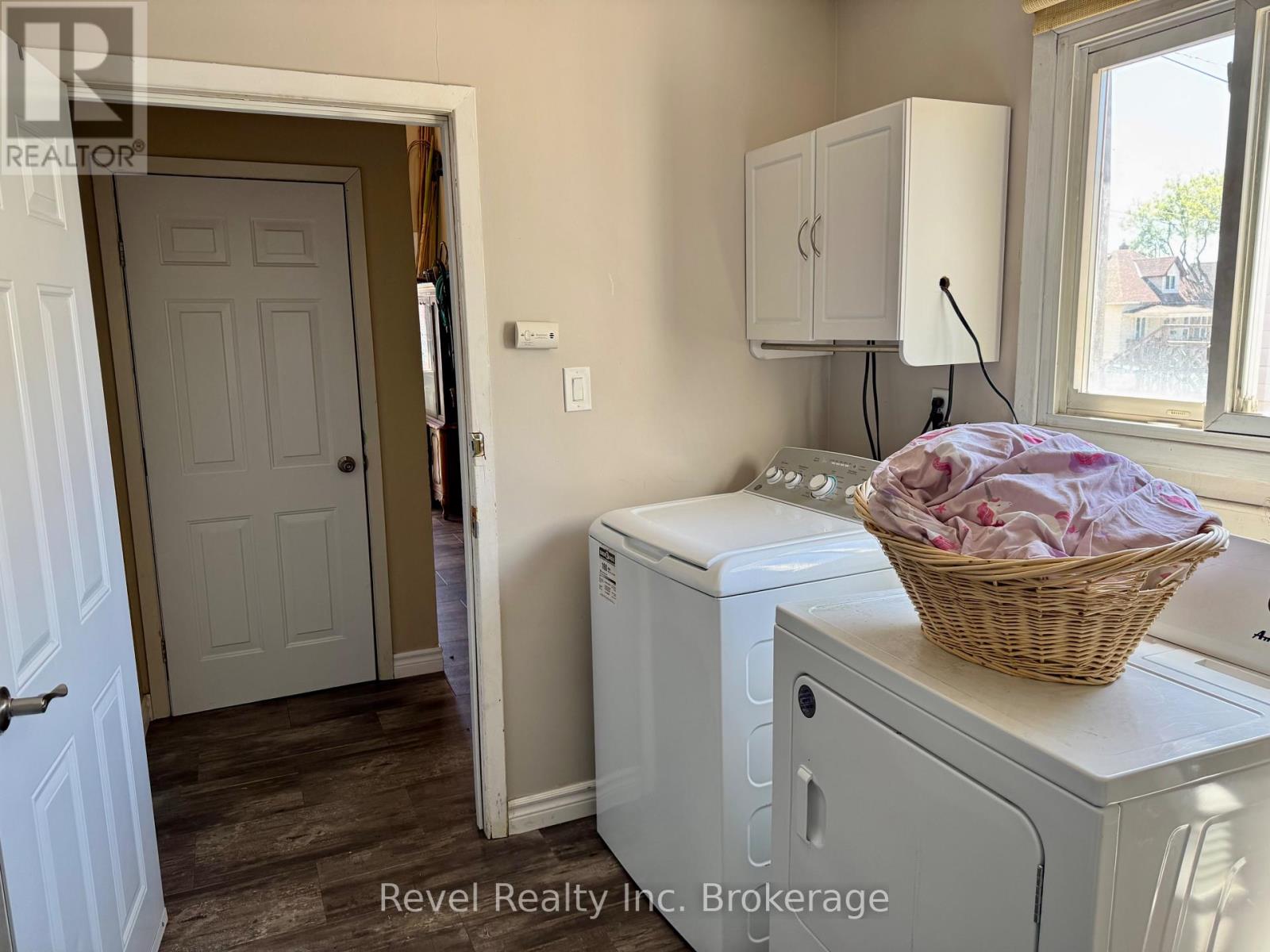 671 Ann Street, North Bay, Ontario  P1B 5L7 - Photo 9 - X12165567
