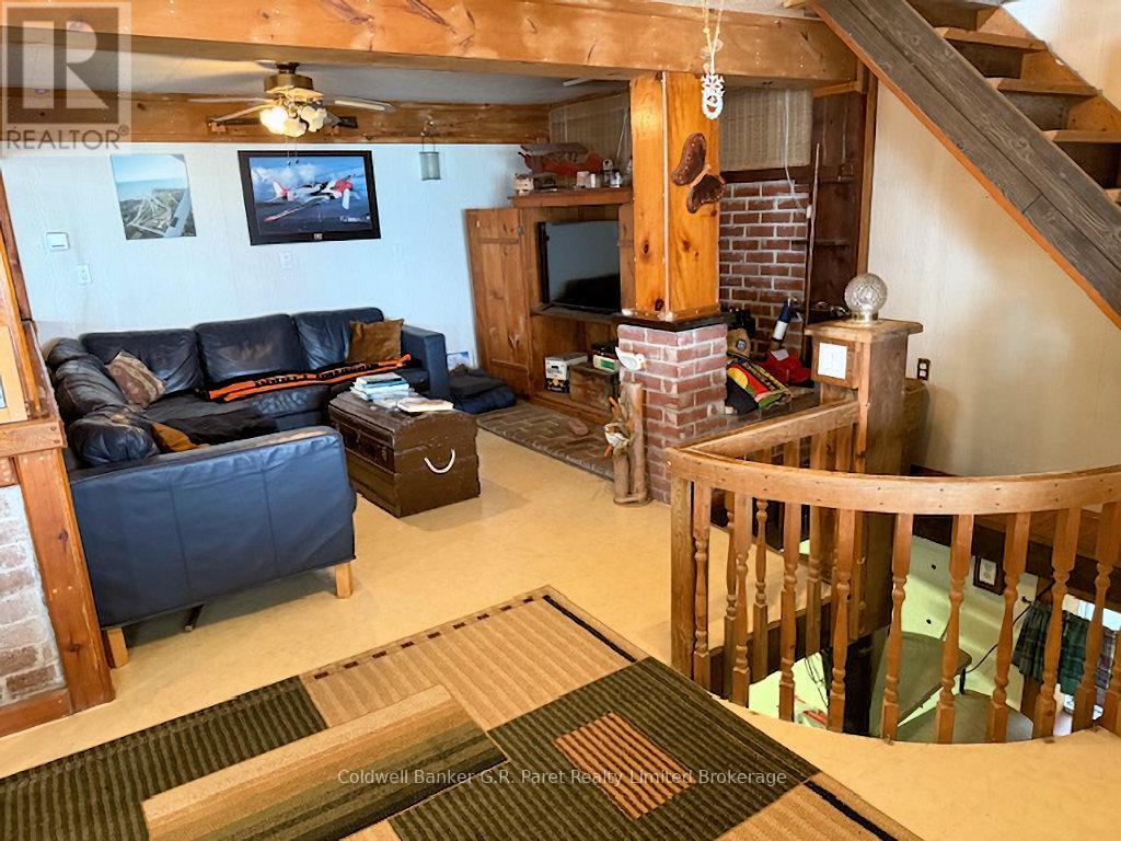 3393 Waneeta Drive, Malahide, Ontario  N5H 2R2 - Photo 18 - X12165600