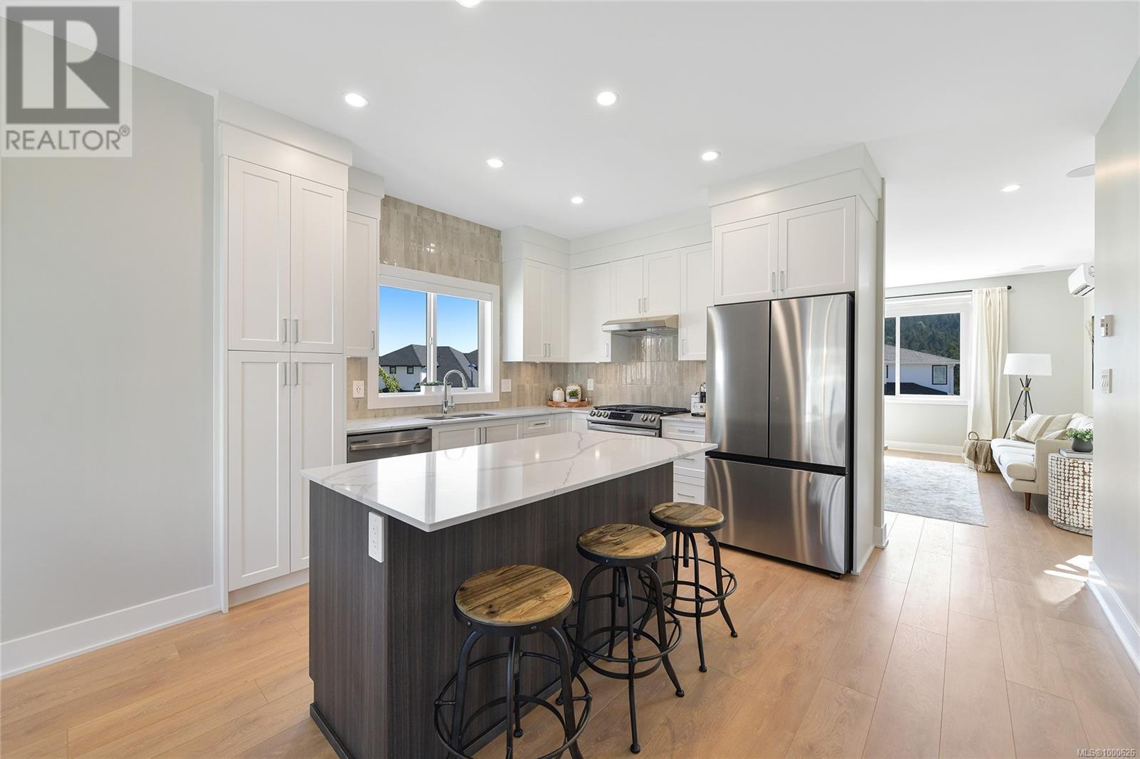 Property at 1532 Atlas Dr image 2