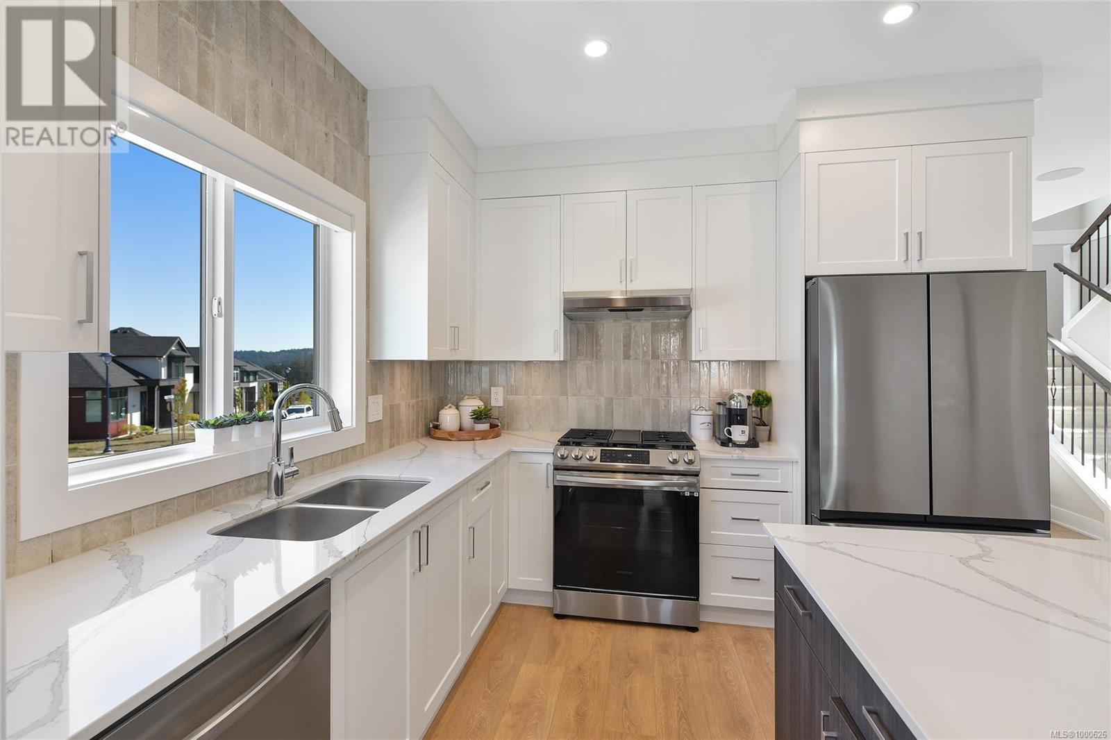Property at 1532 Atlas Dr image 5