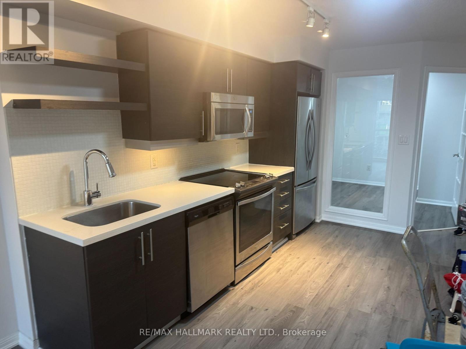 815 - 400 Adelaide Street E, Toronto, Ontario  M5A 4S3 - Photo 4 - C12029165