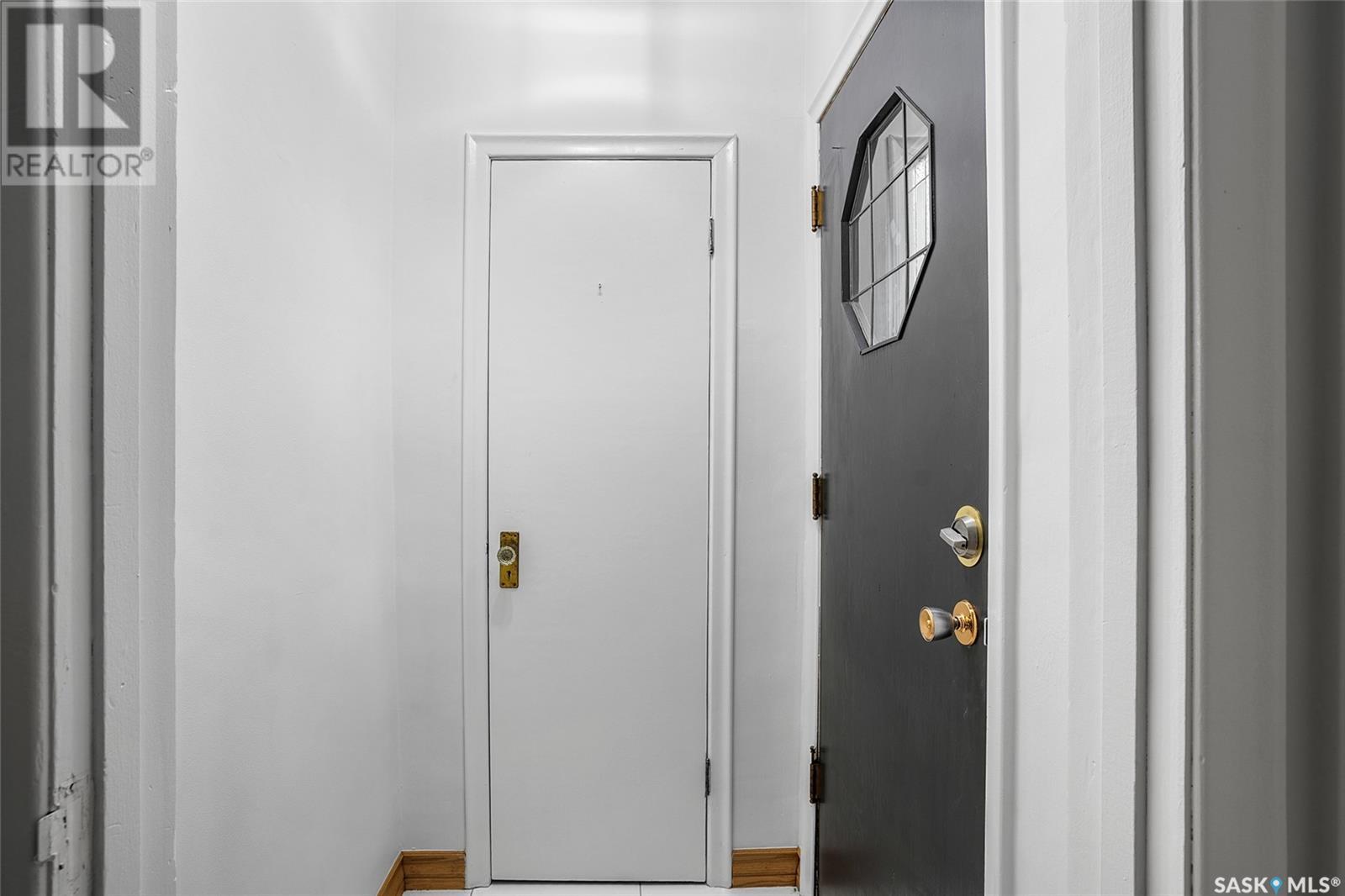 Property at 1108 Osler STREET image 3