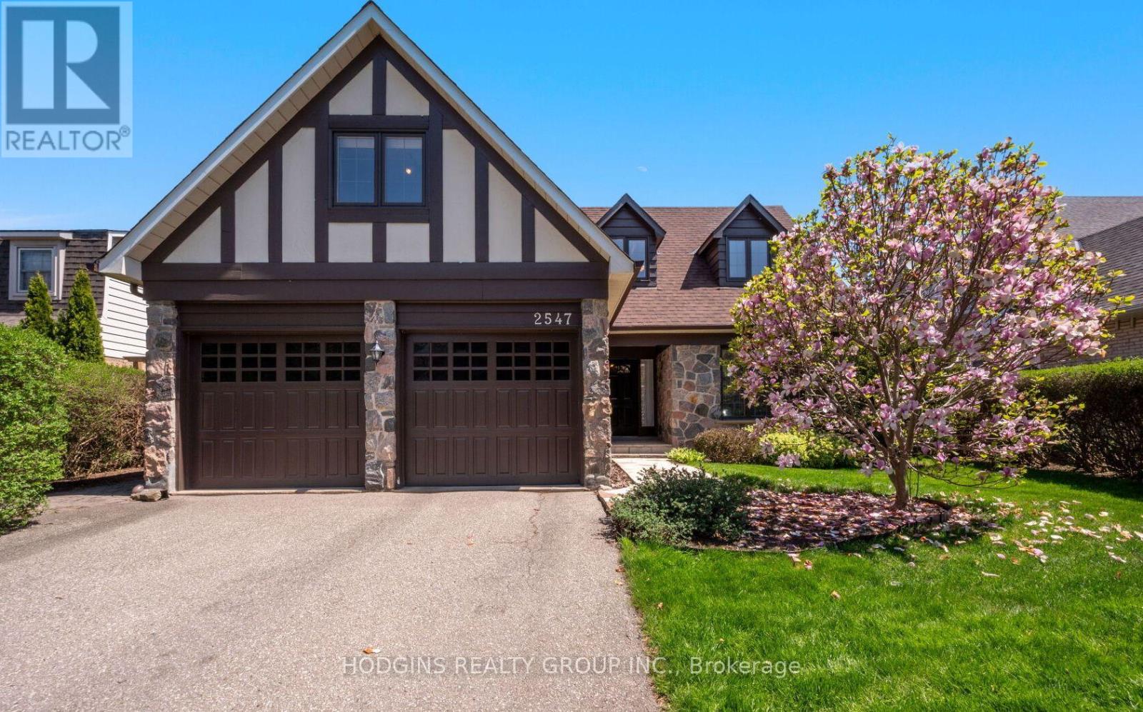 2547 KING RICHARD'S PLACE, Mississauga, Ontario