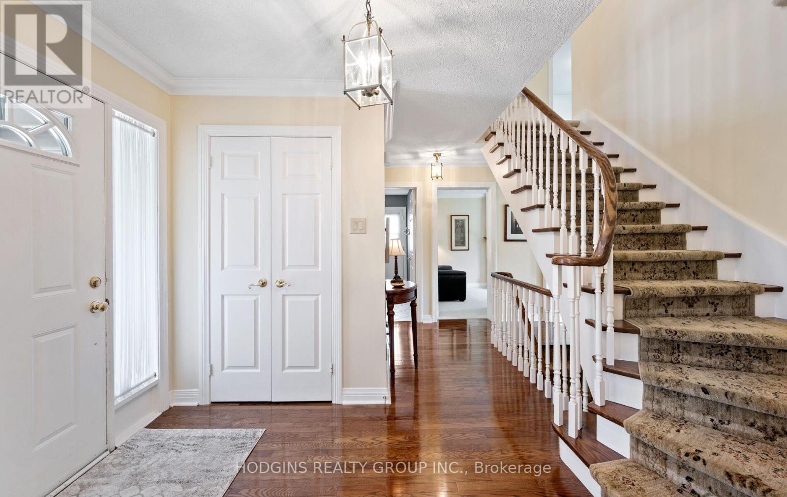 2547 King Richard's Place, Mississauga (Sheridan), Ontario  L5K 2H5 - Photo 6 - W12148396