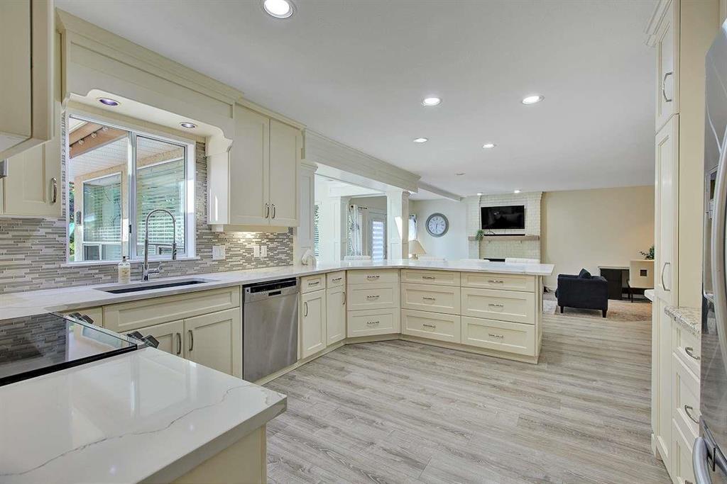 6069 154a Street, Surrey, British Columbia  V3S 7H6 - Photo 6 - R3005706