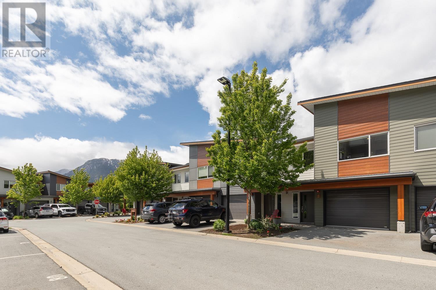Property at 5 41360 SKYRIDGE PLACE image 2