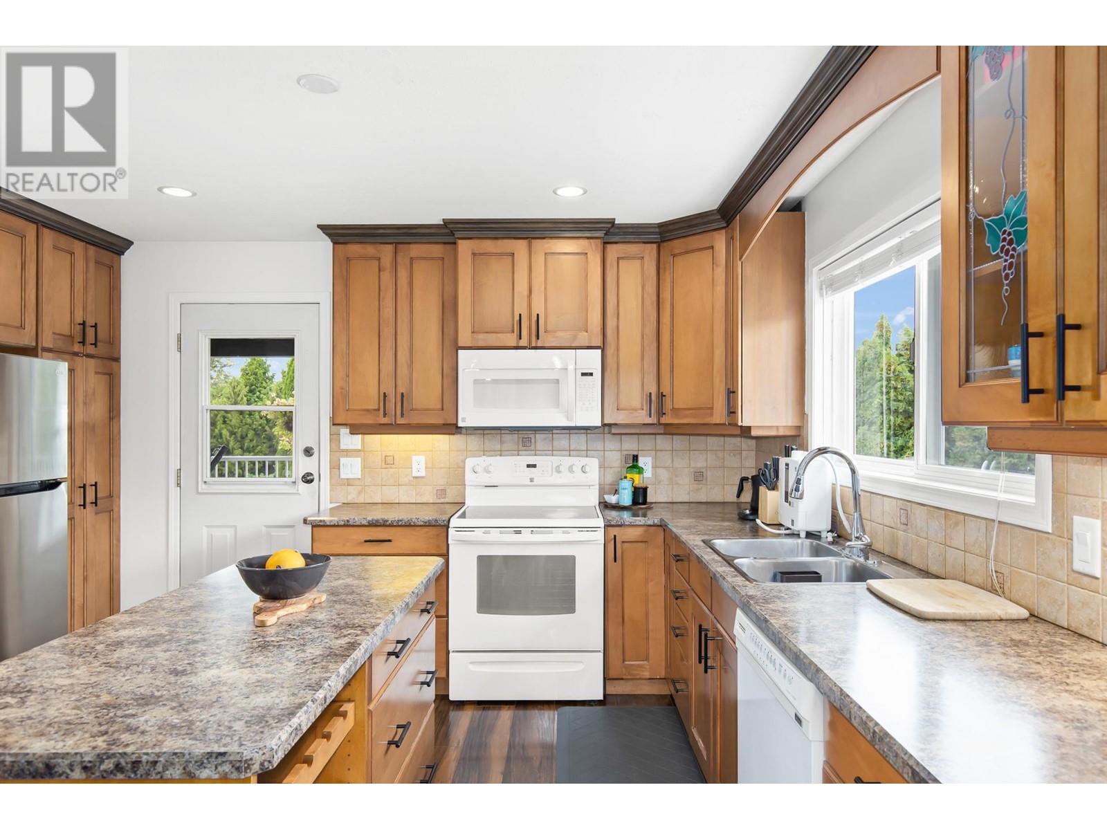 790 Torrs Court, Kelowna, British Columbia  V1W 1B5 - Photo 21 - 10348680
