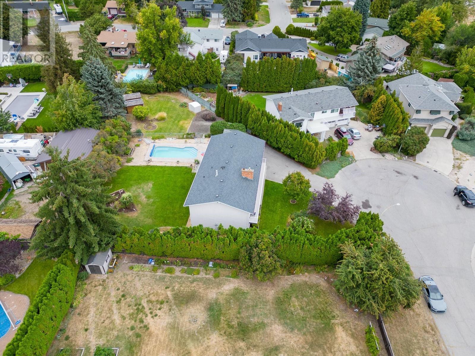 790 Torrs Court, Kelowna, British Columbia  V1W 1B5 - Photo 7 - 10348680