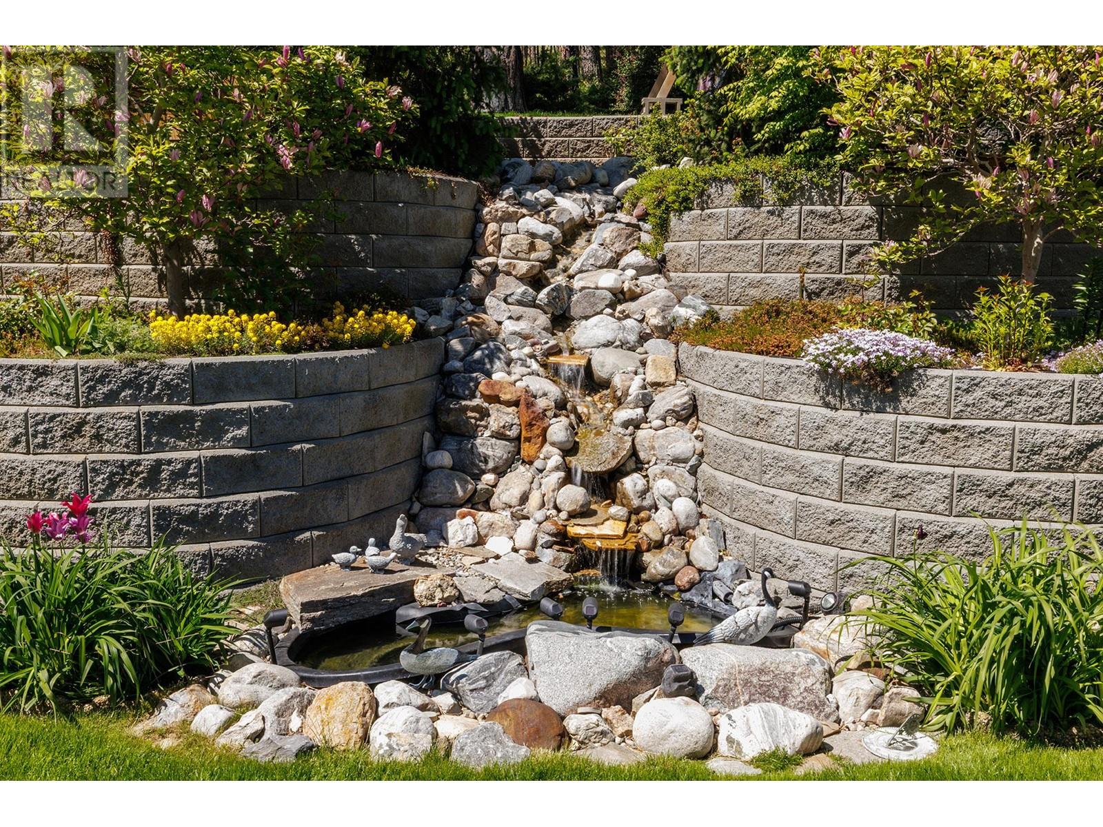 Property at 356 Woodpark Crescent image 5