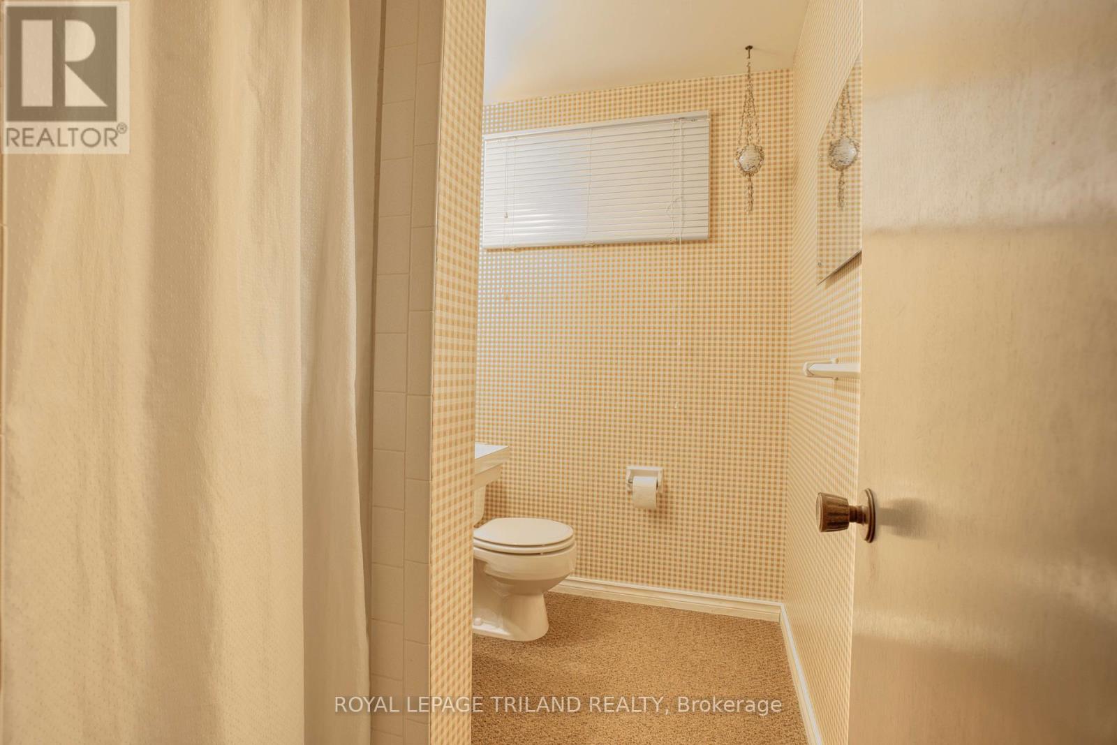 592 Village Green Avenue, London South, Ontario  N6K 1G5 - Photo 21 - X12165780