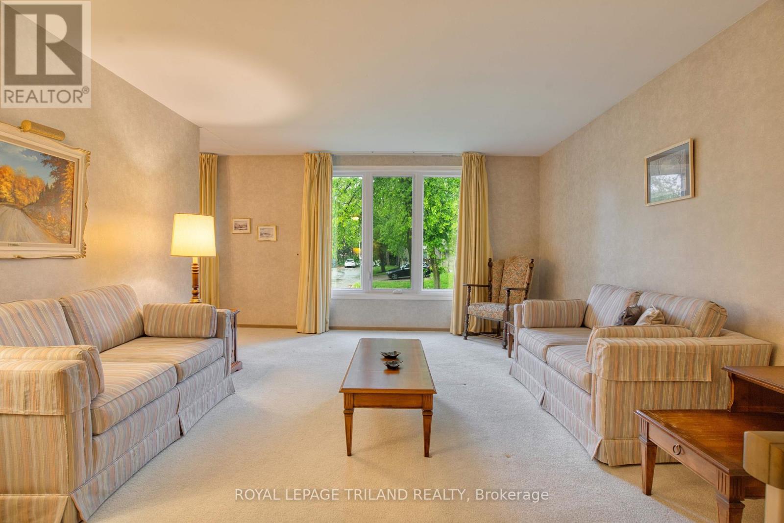 592 Village Green Avenue, London South, Ontario  N6K 1G5 - Photo 8 - X12165780