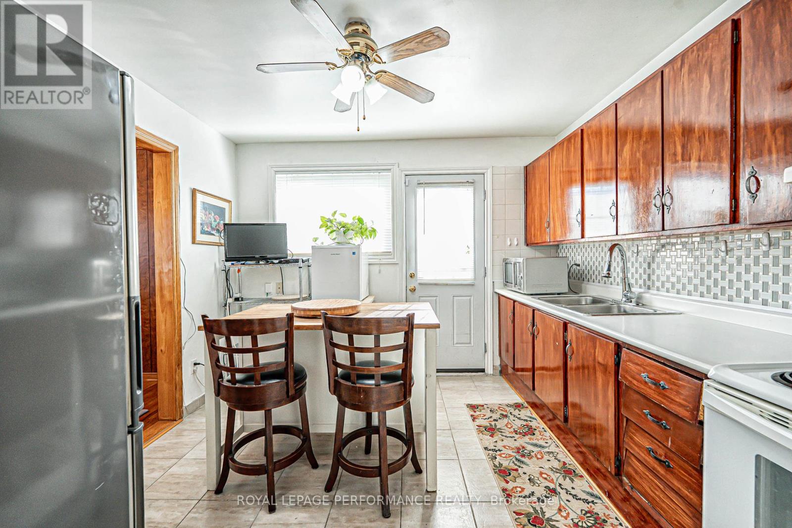 18 Courtwright Road, Toronto (Eringate-Centennial-West Deane), Ontario  M9C 4B4 - Photo 12 - W12165693