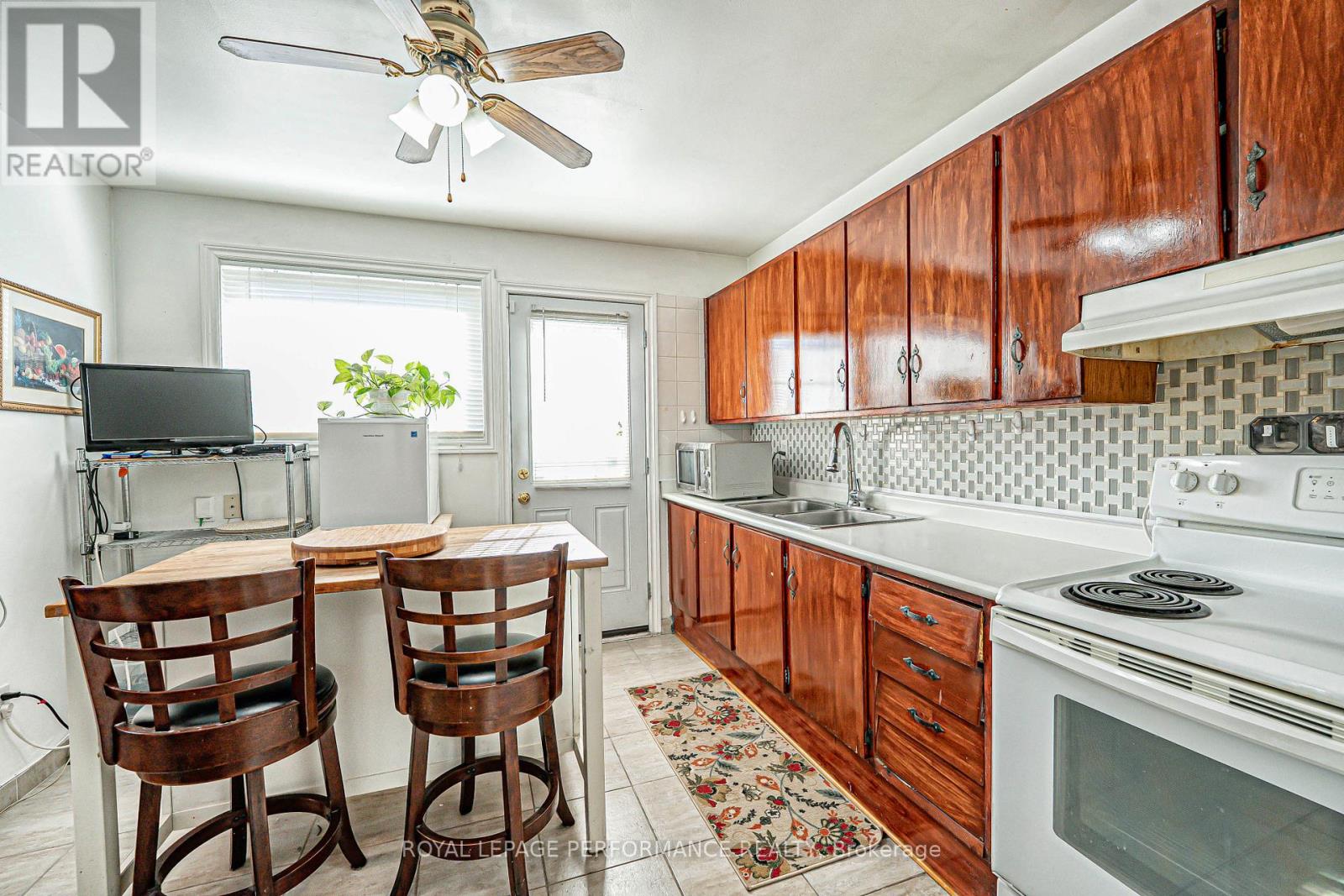 18 Courtwright Road, Toronto (Eringate-Centennial-West Deane), Ontario  M9C 4B4 - Photo 13 - W12165693