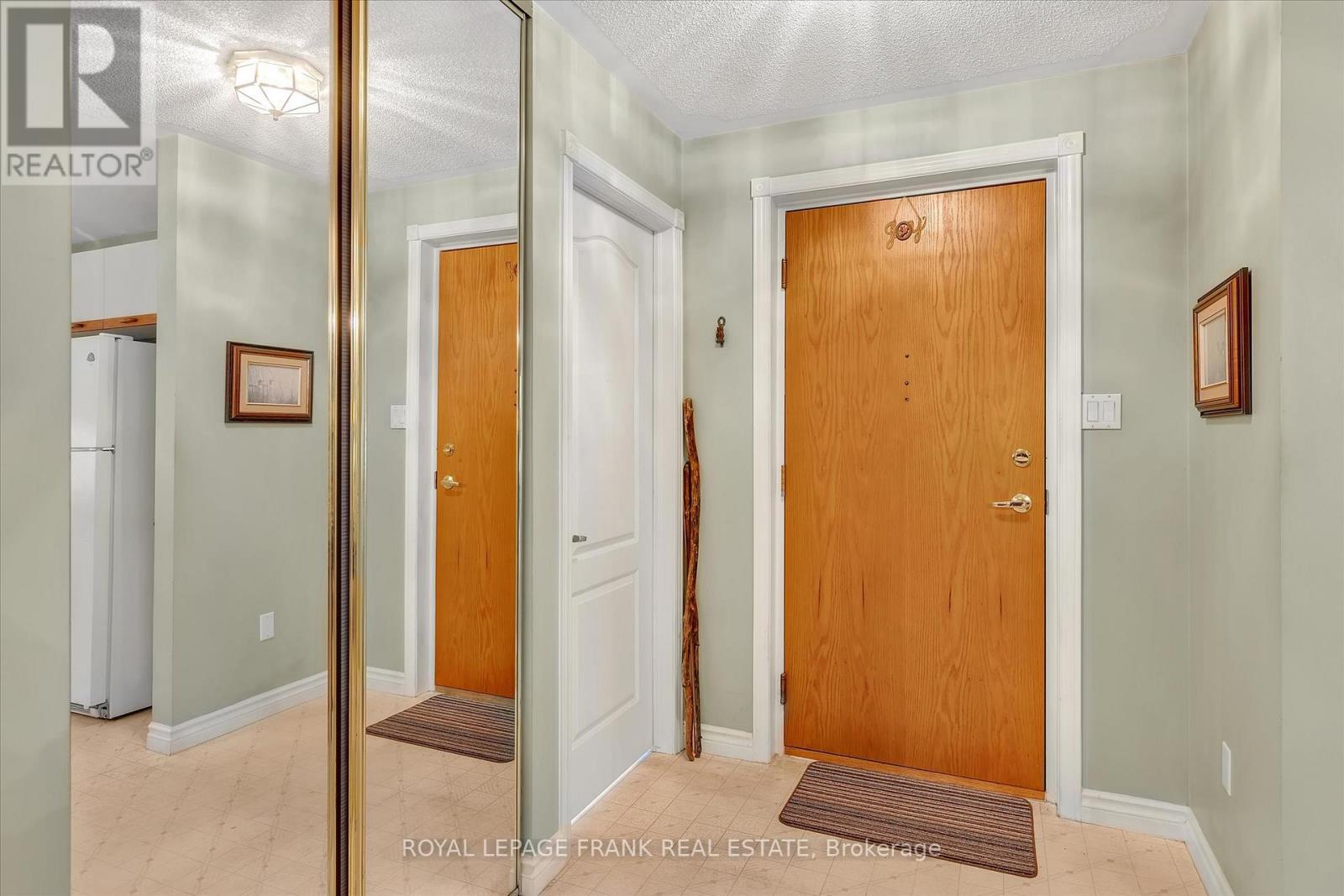 4 - 695 Whitaker Street, Peterborough East, Ontario  K9H 7K3 - Photo 4 - X12165691