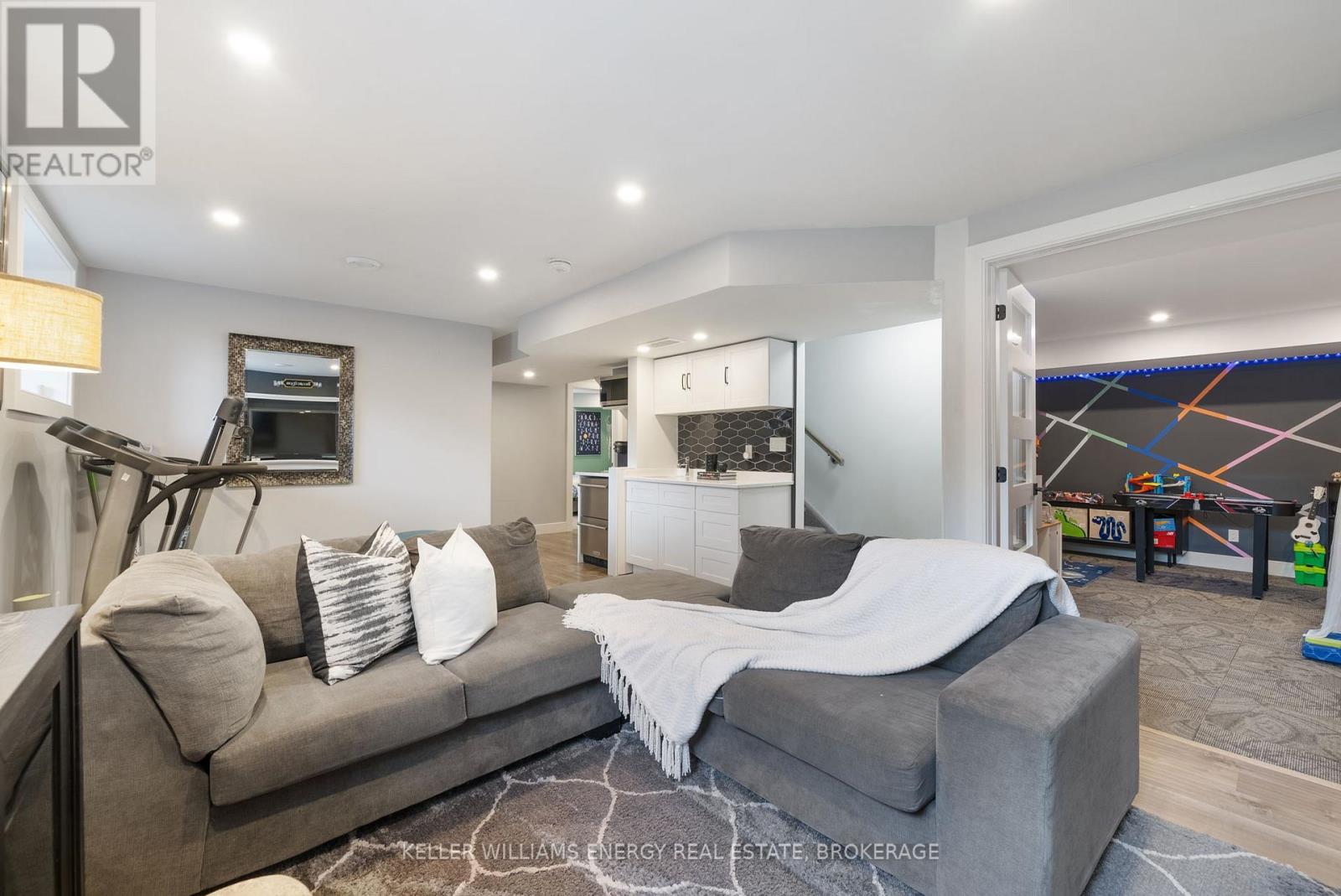 53 Mercedes Drive, Belleville, Ontario  K8N 0B7 - Photo 19 - X12165756