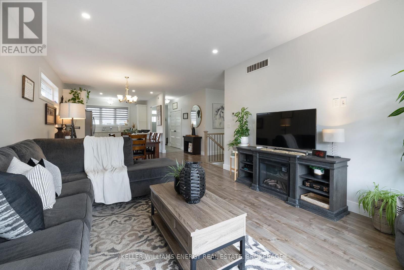 53 Mercedes Drive, Belleville, Ontario  K8N 0B7 - Photo 8 - X12165756