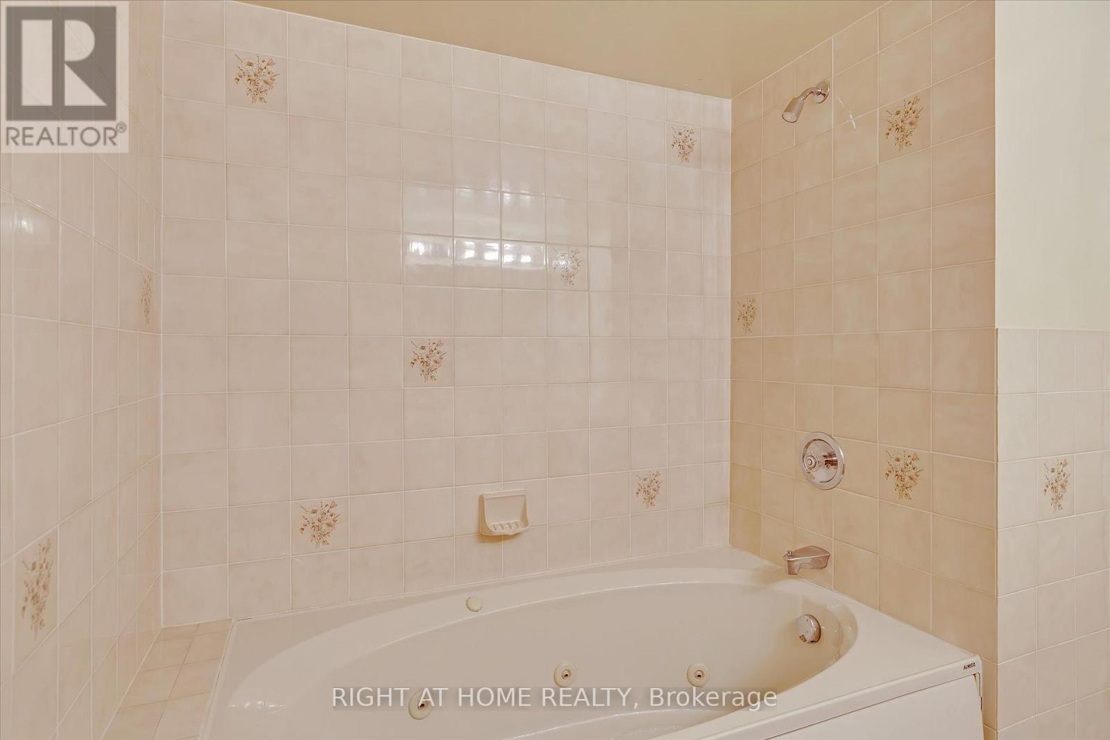 208 - 795 Sherbrooke Street, Peterborough West, Ontario  K9J 2R2 - Photo 30 - X12165777