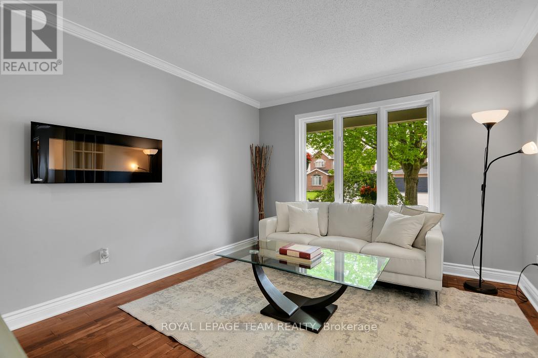 21 Mayford Avenue, Ottawa, Ontario  K2G 6A7 - Photo 6 - X12165527