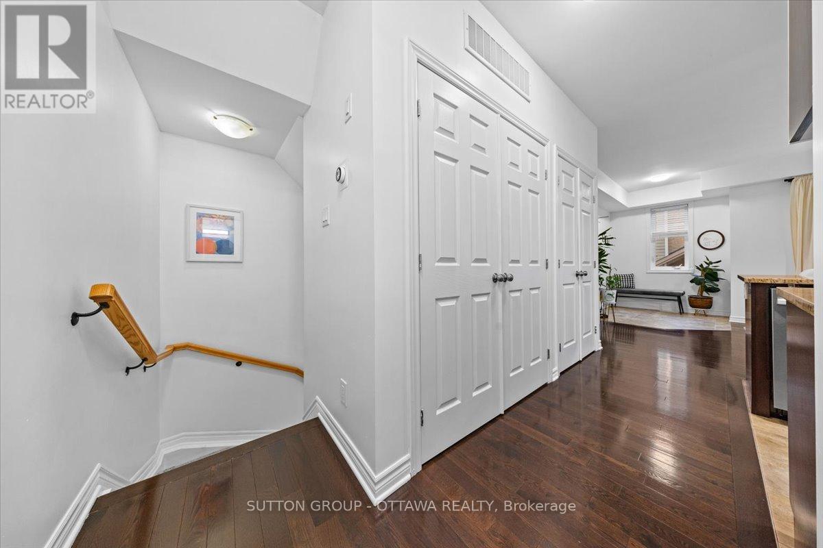 A - 310 Everest Private, Ottawa, Ontario  K1G 4E3 - Photo 11 - X12165585