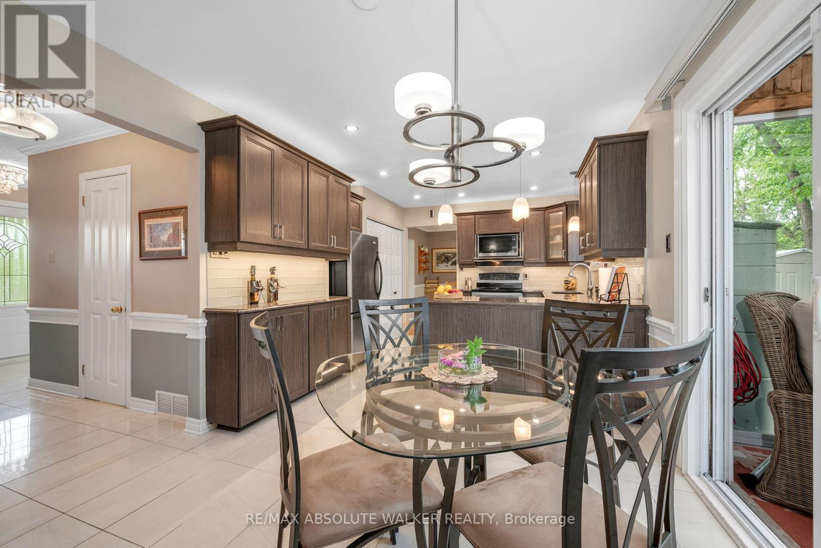 2372 Ogilvie Road, Ottawa, Ontario  K1J 7N6 - Photo 14 - X12165627