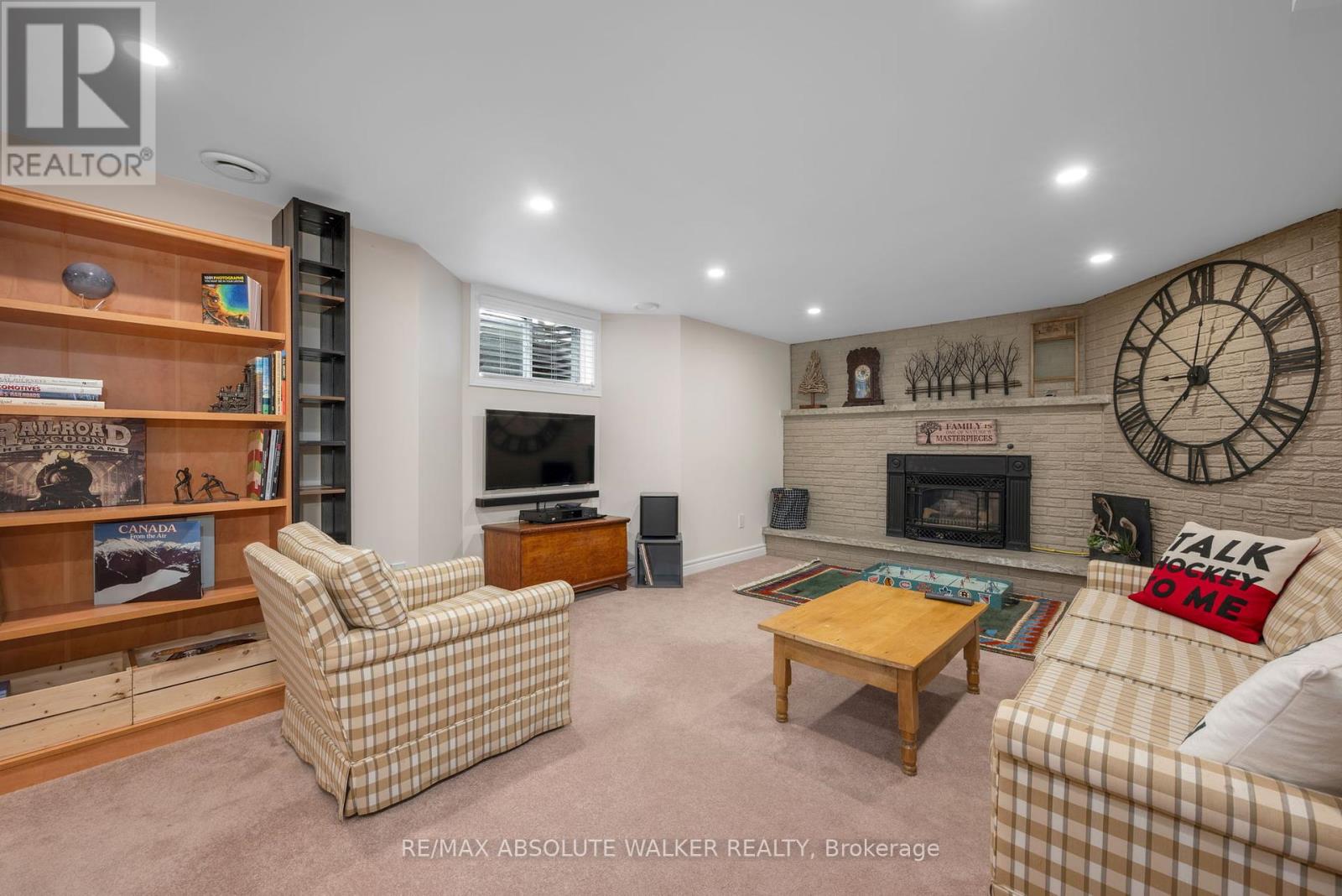 2372 Ogilvie Road, Ottawa, Ontario  K1J 7N6 - Photo 32 - X12165627