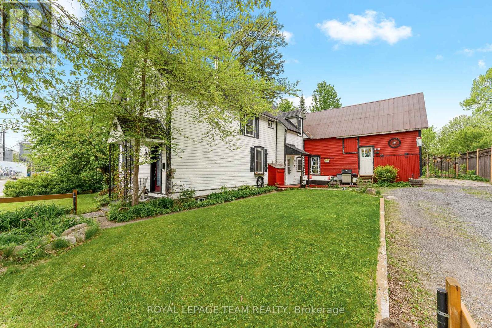 378 Donald B Munro Drive, Ottawa, Ontario  K0A 1L0 - Photo 1 - X12165657