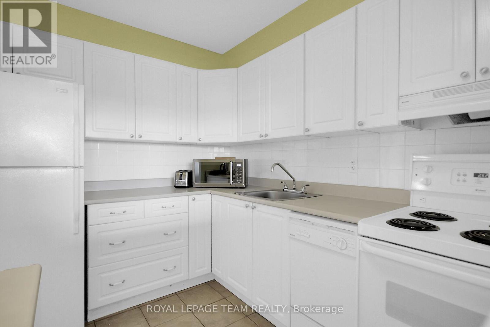 306 - 20 Chesterton Drive, Ottawa, Ontario  K2E 6Z7 - Photo 10 - X12165719
