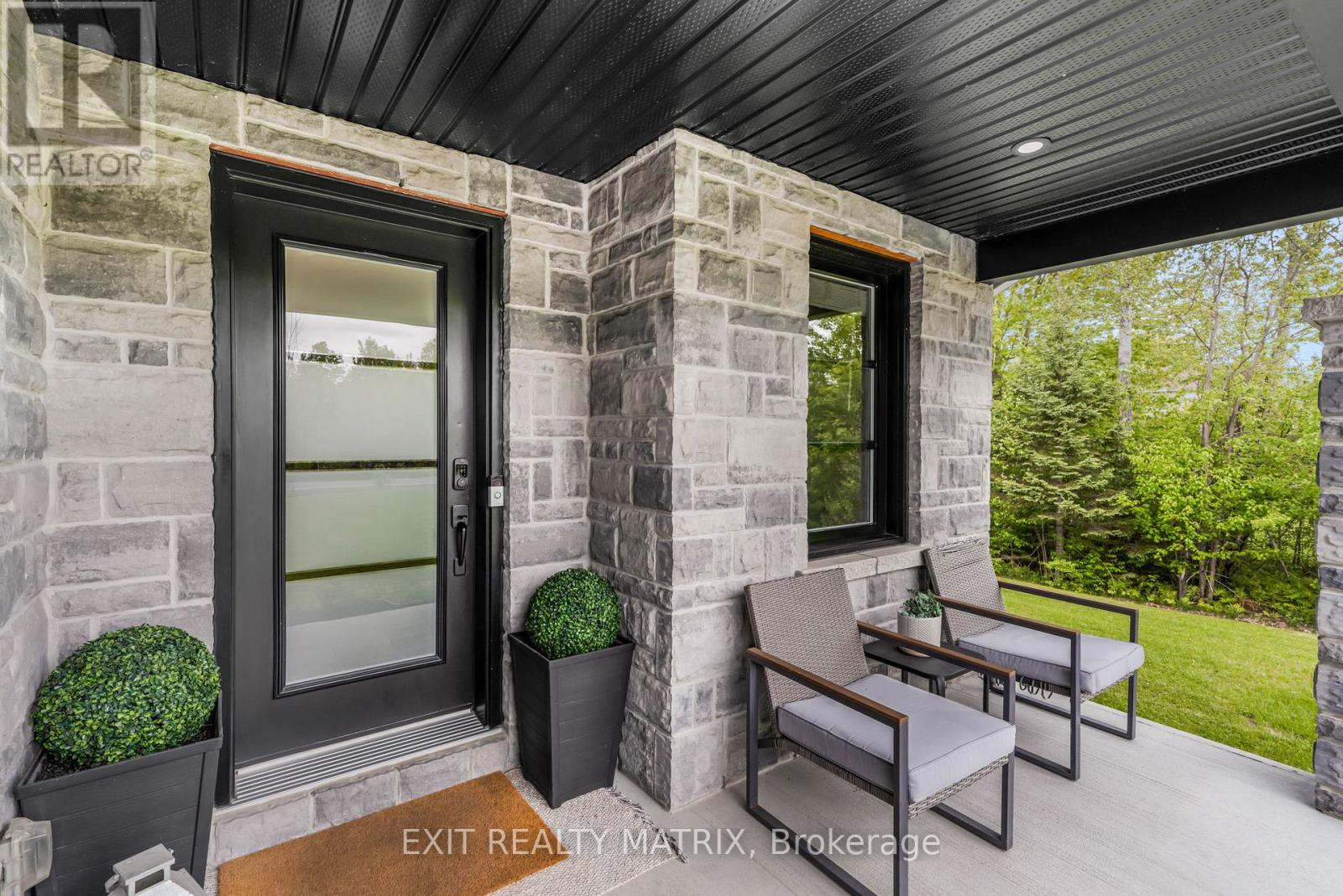 Property at 1463 VINETTE ROAD image 3