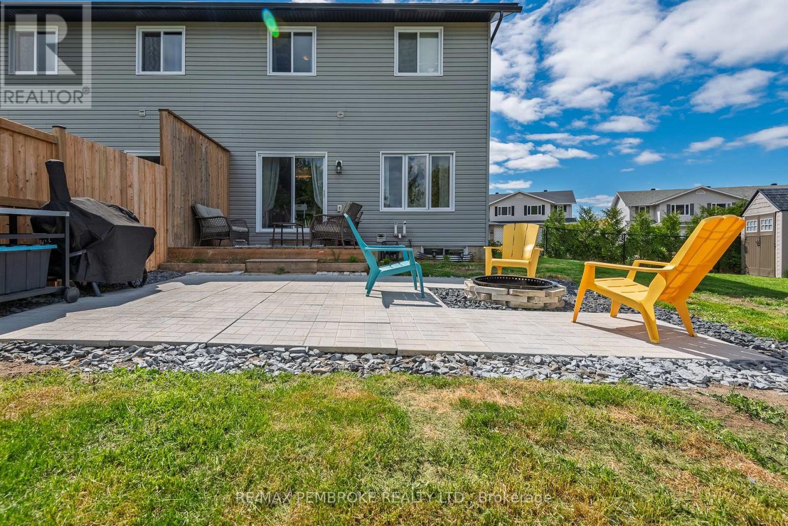 45 Winston Avenue, Petawawa, Ontario  K8H 0C1 - Photo 35 - X12165797