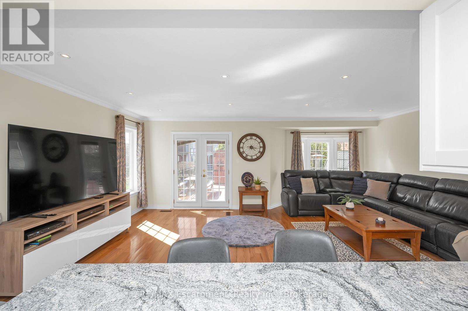 22 Waterford Crescent, Hamilton, Ontario  L8E 4Z9 - Photo 15 - X12165765